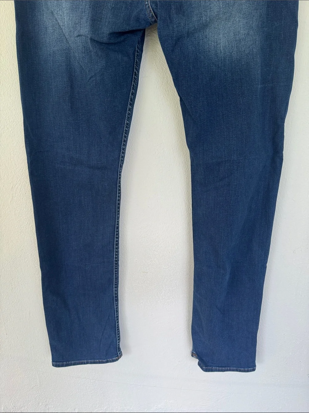 7 for all mankind The Straight men’s dark wash five pocket denim jeans size 34